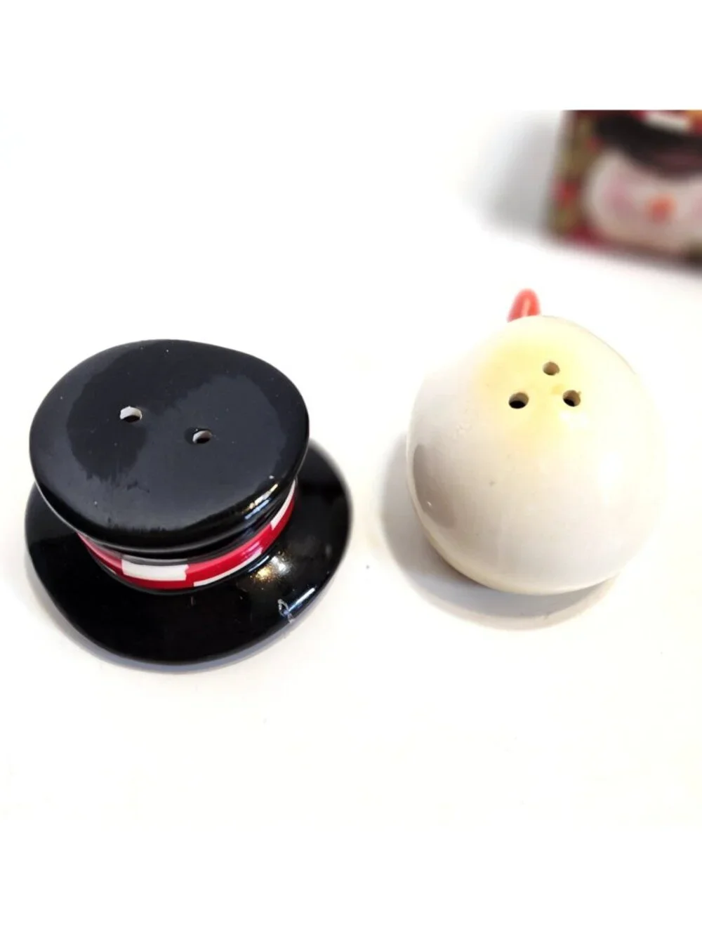 Snowman Christmas Stacking Salt & Pepper Shakers Head & Top Hat Carrot Nose READ